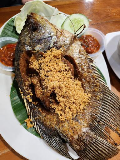 https://horego-prod-outlets-photos.s3.ap-southeast-3.amazonaws.com/horego.com/tegalsari/restaurant/ayam-penyet-ria-tunjungan-plaza-1/review/thumbnail/af1qipnab-ukulsqkrgbvxx8uy63gr9seuxyghvdkbrl.jpg