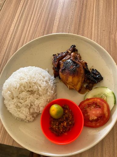 https://horego-prod-outlets-photos.s3.ap-southeast-3.amazonaws.com/horego.com/teluk-bintan/restaurant/ayam-presto-bude-nino/review/thumbnail/af1qippxynrl8fbtqhxfpw3d1fez1-wifidsl0i2sorp.jpg