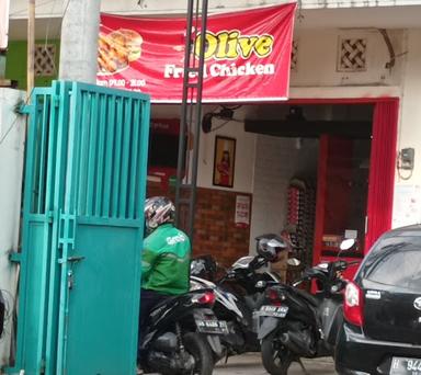 https://horego-prod-outlets-photos.s3.ap-southeast-3.amazonaws.com/horego.com/tembalang/restaurant/olive-fried-chicken-gondang-raya/review/thumbnail/af1qipmdudqjtsitgolmi8qa9rljsi1ypjodzsrt2f72.jpg