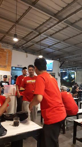 https://horego-prod-outlets-photos.s3.ap-southeast-3.amazonaws.com/horego.com/tembalang/restaurant/warmindo-barokah/review/thumbnail/af1qipm4tpic8gzfvmrcrtrmglh-0dj9k9p-oug7yrj_.jpg