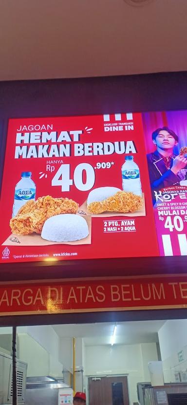 https://horego-prod-outlets-photos.s3.ap-southeast-3.amazonaws.com/horego.com/tingkir/restaurant/kfc-box-ramayana-salatiga/review/thumbnail/af1qipntwfyv-8qr0_amxqn0chlm7n1vwigphqpxmjl3.jpg