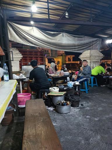 https://horego-prod-outlets-photos.s3.ap-southeast-3.amazonaws.com/horego.com/tingkir/restaurant/pak-joko-fried-rice-stall/review/thumbnail/af1qipnngi5z6ey4ynskyacsvmvi-luin-dxg18z4oyh.jpg