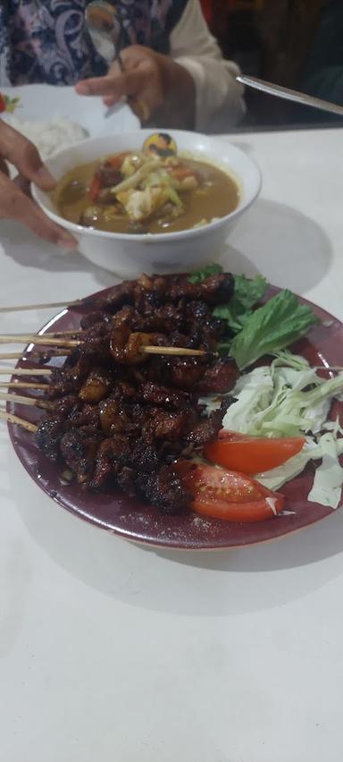 https://horego-prod-outlets-photos.s3.ap-southeast-3.amazonaws.com/horego.com/tingkir/restaurant/pondok-sate-tunggal-roso-pak-man/review/thumbnail/af1qipovgpi1w7poockah2kcko2fvfrt1zb2blqziv1m.jpg