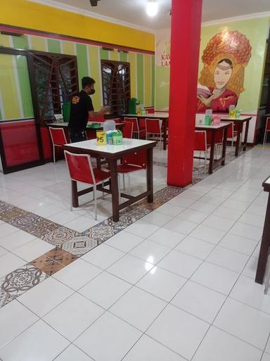 https://horego-prod-outlets-photos.s3.ap-southeast-3.amazonaws.com/horego.com/tingkir/restaurant/rm-padang-kawan-lamo-veteran/review/thumbnail/af1qipnon_sdmxcl37h5nosrmpio53gpsoz5hricsj56.jpg