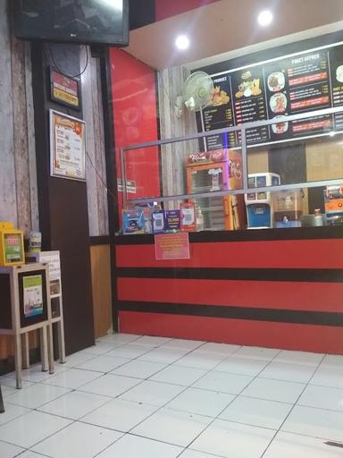 https://horego-prod-outlets-photos.s3.ap-southeast-3.amazonaws.com/horego.com/tingkir/restaurant/rocket-chicken-cabang-salatiga-ruko-blauran/review/thumbnail/af1qipodtoqjqbjnfm0jf4etehc7vorolfhoaf_2gped.jpg