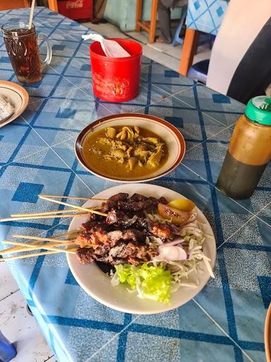 https://horego-prod-outlets-photos.s3.ap-southeast-3.amazonaws.com/horego.com/tingkir/restaurant/sate-kambing-pak-h-yono-mbak-khoir/review/thumbnail/af1qipp3q2jl3f77kfyivfgpm7npye6b8cuhpwjaktzf.jpg