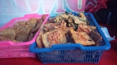 https://horego-prod-outlets-photos.s3.ap-southeast-3.amazonaws.com/horego.com/tingkir/restaurant/soto-ayam-lamongan-cak-djali/review/thumbnail/af1qipmkpei8kdaj26pdm5ejoqvityjureflpeyefhif.jpg