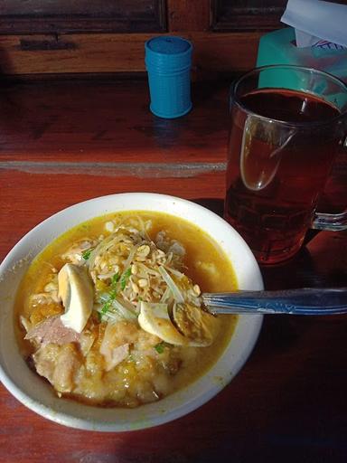 https://horego-prod-outlets-photos.s3.ap-southeast-3.amazonaws.com/horego.com/tingkir/restaurant/soto-ayam-lamongan-cak-djali/review/thumbnail/af1qipppnrk_1lduadwyfye1zhueujvxbeaj2s0epio4.jpg