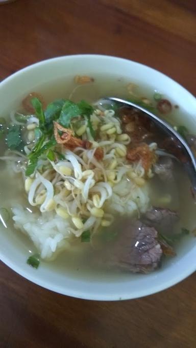 https://horego-prod-outlets-photos.s3.ap-southeast-3.amazonaws.com/horego.com/tingkir/restaurant/soto-bening-boyolali-mbok-roes/review/thumbnail/af1qippzoxldfvw3rqnmowq6phwwr15ykq1e3qatzxni.jpg