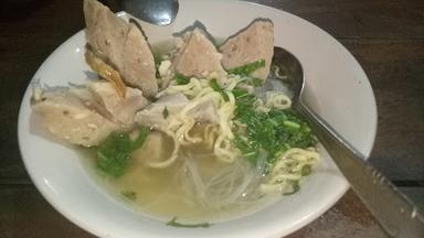 https://horego-prod-outlets-photos.s3.ap-southeast-3.amazonaws.com/horego.com/trucuk/restaurant/bakso-jumbo-mie-ayam-mas-ucil/review/thumbnail/af1qipnut5hrsqaolinwo028xbb7l2cyn1tlndnyavcl.jpg