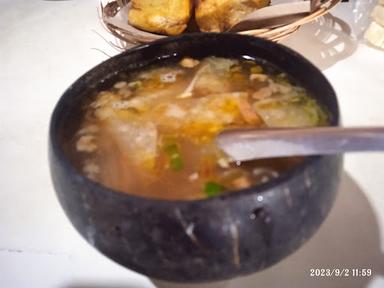 https://horego-prod-outlets-photos.s3.ap-southeast-3.amazonaws.com/horego.com/trucuk/restaurant/omah-soto-bathok-djemangin/review/thumbnail/af1qipnvob20mthal85z1rowlgpudqcvy8f_foqiiu_w.jpg