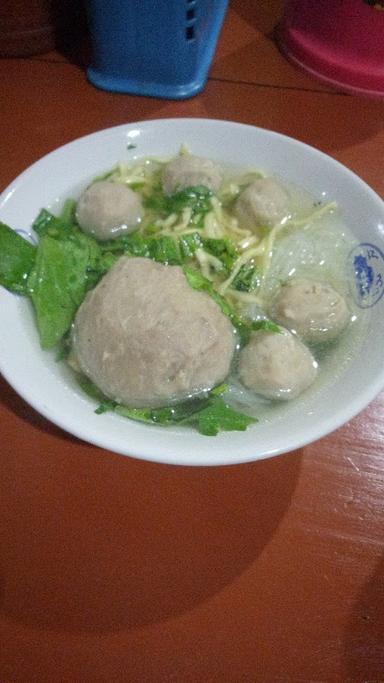 https://horego-prod-outlets-photos.s3.ap-southeast-3.amazonaws.com/horego.com/tuntang/restaurant/bakso-mie-ayam-pak-gendut/review/thumbnail/af1qipnhopdtsc4p48ph6qglqp4ro0kdg7jyr7hsphij.jpg