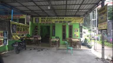 https://horego-prod-outlets-photos.s3.ap-southeast-3.amazonaws.com/horego.com/tuntang/restaurant/warung-gudangan-soto-bu-siti/review/thumbnail/af1qipmwqcei6yzeih18a31osou_gfublbobmvnzk0el.jpg