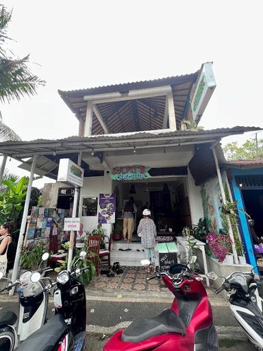 https://horego-prod-outlets-photos.s3.ap-southeast-3.amazonaws.com/horego.com/ubud/restaurant/dayu-s-warung/review/thumbnail/af1qipocg2ra_t-xy0fhtfg5blrhimvnl0xygc6tugeq.jpg