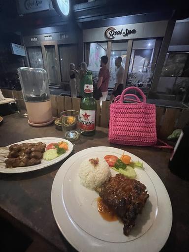 https://horego-prod-outlets-photos.s3.ap-southeast-3.amazonaws.com/horego.com/ubud/restaurant/run-s-warung/review/thumbnail/af1qipouqdeoyqj-fgskj7puu4anf7z-l5rgomu1_28a.jpg