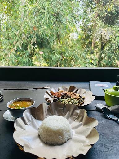 https://horego-prod-outlets-photos.s3.ap-southeast-3.amazonaws.com/horego.com/ubud/restaurant/warung-babi-guling-ibu-oka-3/review/thumbnail/af1qippovmgmdeaxu3rer9dburcgixqkhbh1anq2jxwk.jpg