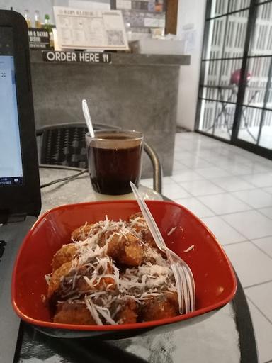 https://horego-prod-outlets-photos.s3.ap-southeast-3.amazonaws.com/horego.com/ungaran-barat/coffee-shop/noms-kopi-ungaran/review/thumbnail/af1qipnxfhkj5sulo3axkcgmqh3jwrrtazweizve2hx_.jpg