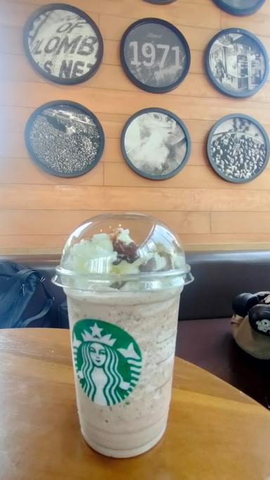 https://horego-prod-outlets-photos.s3.ap-southeast-3.amazonaws.com/horego.com/ungaran-timur/coffee-shop/starbucks-rest-area-km-429a/review/thumbnail/af1qipp1lyitogh-c8bzirhsvlni29kk3xutxpb6bcua.jpg