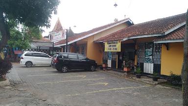 https://horego-prod-outlets-photos.s3.ap-southeast-3.amazonaws.com/horego.com/ungaran-timur/restaurant/waroeng-cowek-ireng-ungaran/review/thumbnail/af1qipnm-vgva1mk2fx0evxtulgn3ymkagw30izkg61e.jpg