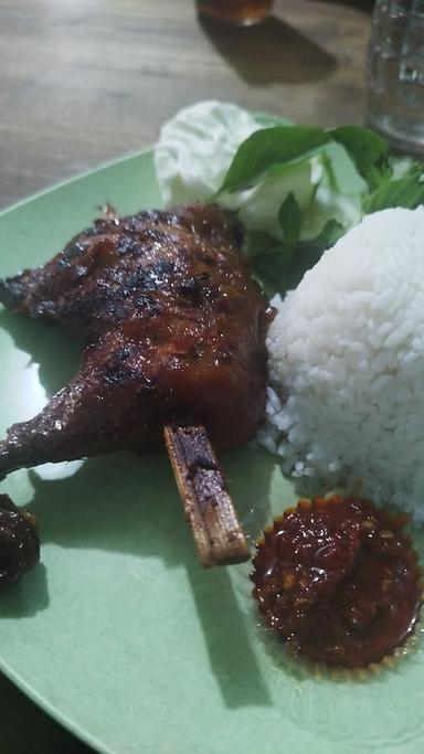 https://horego-prod-outlets-photos.s3.ap-southeast-3.amazonaws.com/horego.com/wedi/restaurant/rumah-makan-sop-ayam-ayam-bakar-p-widodo/review/thumbnail/af1qiporpz1ejcfda7fjxzsz9nktuz-btcmsqxruqvc7.jpg