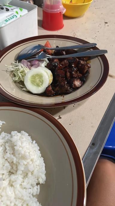 https://horego-prod-outlets-photos.s3.ap-southeast-3.amazonaws.com/horego.com/wedi/restaurant/sate-kambing-mbak-harti-1996-tongseng-tengkleng-gulai-klathak/review/thumbnail/af1qipoytx-ofbp3efyiso98tv3t9sfbhosgni-iio7w.jpg