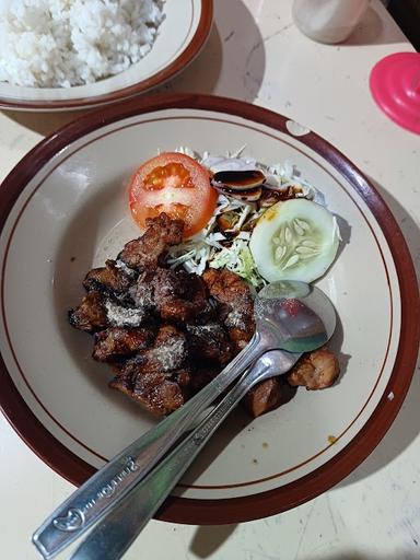 https://horego-prod-outlets-photos.s3.ap-southeast-3.amazonaws.com/horego.com/wedi/restaurant/sate-kambing-mbak-harti-1996-tongseng-tengkleng-gulai-klathak/review/thumbnail/af1qippgxmvscvh6xyzvlsn3b_hepagqpmwwhvdoifwn.jpg