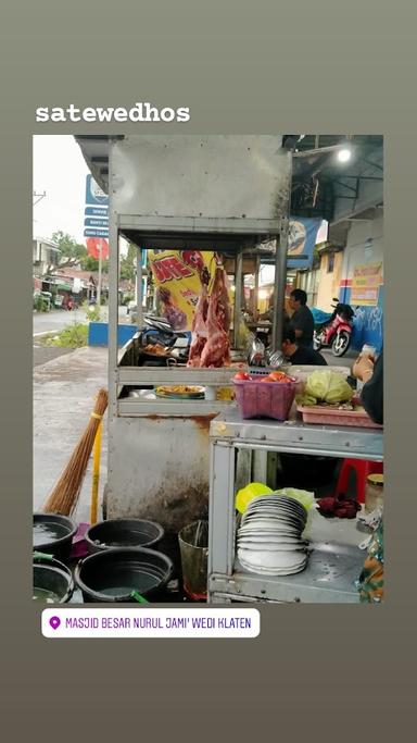 https://horego-prod-outlets-photos.s3.ap-southeast-3.amazonaws.com/horego.com/wedi/restaurant/sate-kambing-pak-wandi/review/thumbnail/af1qipo_ep8ao_jipgovml0v-deugefafaq_u1r04ppn.jpg