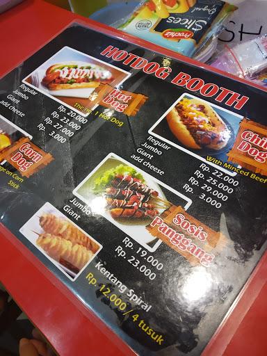 https://horego-prod-outlets-photos.s3.ap-southeast-3.amazonaws.com/horego.com/wonocolo/restaurant/hotdog-booth/review/thumbnail/af1qipo8wu0vj-bwrmjois_5npovwpifsdpqiaativns.jpg