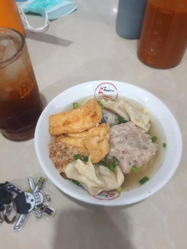 https://horego-prod-outlets-photos.s3.ap-southeast-3.amazonaws.com/horego.com/wonokromo/restaurant/bakso-super-do-a-ibu/review/thumbnail/af1qipow57tdypdbgoc6lqm2gh0eqmzn99huul6r8gpl.jpg