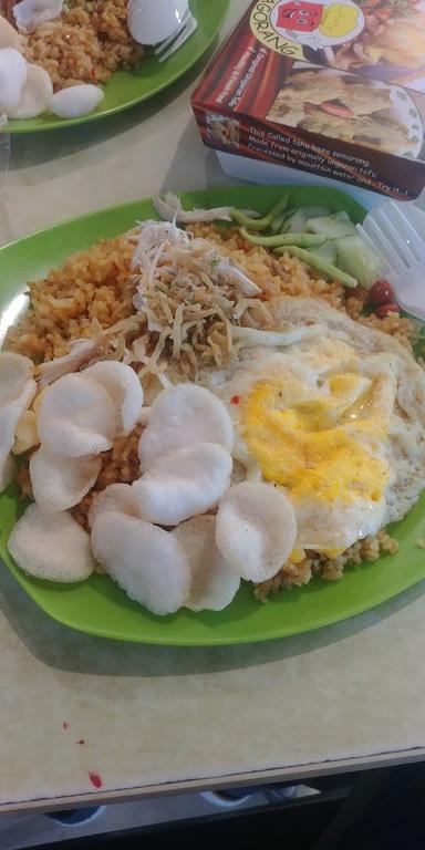 https://horego-prod-outlets-photos.s3.ap-southeast-3.amazonaws.com/horego.com/wonokromo/restaurant/nasi-goreng-duo-jumbo-kedai-nasi-medan/review/thumbnail/af1qipoyzzagxs0-ro-romwauvjozuvv415m3gdhg_db.jpg