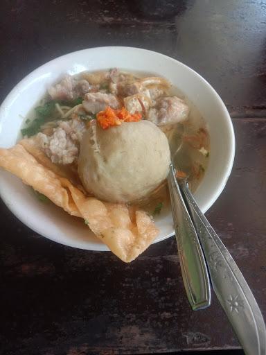 https://horego-prod-outlets-photos.s3.ap-southeast-3.amazonaws.com/horego.com/wonosari/restaurant/bakso-muncul-roso-eco/review/thumbnail/af1qipmnnubz7gej7u78xvog1trfaojxaswso9nifnqj.jpg