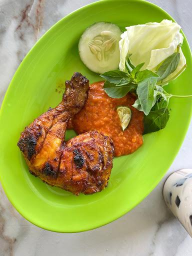 AYAM BAKAR DAN GEPREK JEMBRANA WARUNG AZEL