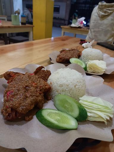 AYAM GEPUK PAK GEMBUS TELKOM UNIVERSITY