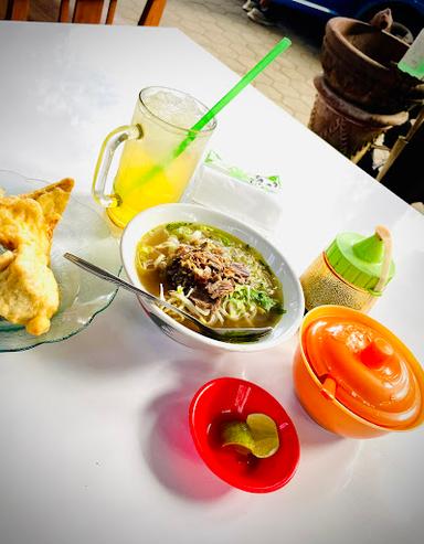 SOTO AYAM & SAPI MACAN