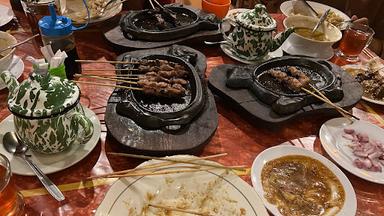 SATE LEGENDA - SATE KAMBING - SATE KELINCI - CHICKEN STEAK - GULE KAMBING - NASI KEBULI - BEBEK GORENG - MALANG