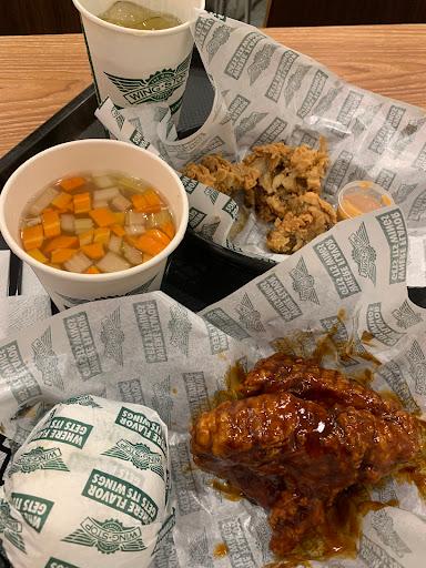 WINGSTOP POLLUX PARAGON MALL