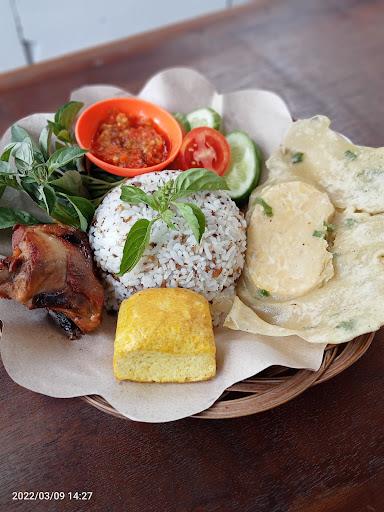 WARUNG NASI TUTUG ONCOM