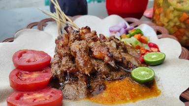 SATE EMAK ABAH